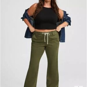 Torrid Green Weekend Boot Cut Pants with Flare Size 3 Regular NWT